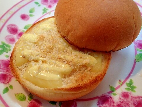 生姜マヨで　チーズとパン粉のバンズ♬